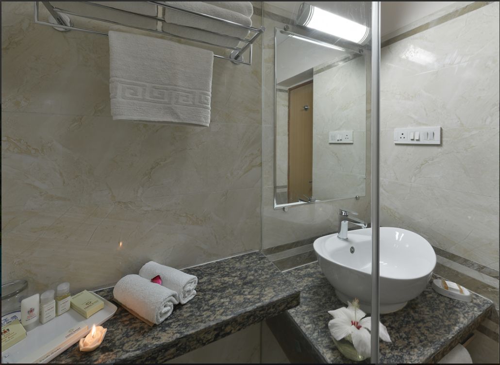 Cama Rajputana Club Resort Superior Room 9