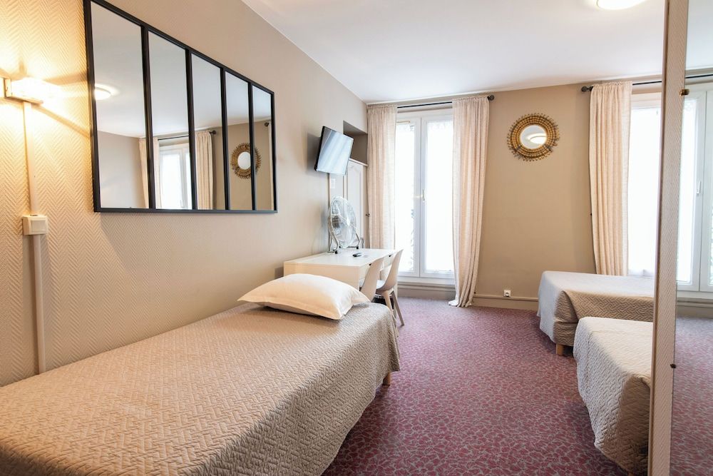 undefined Grand Hotel de Paris 2