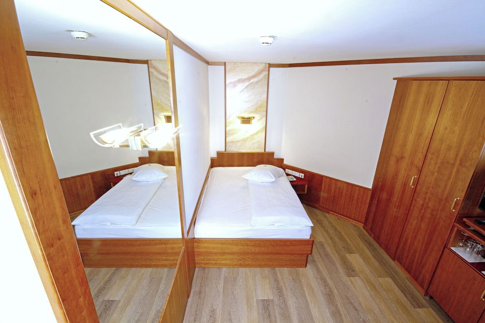 undefined Vienna Sporthotel 2