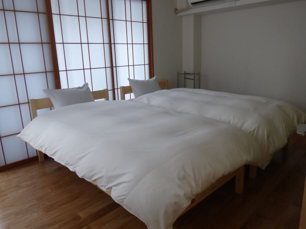 undefined Guesthouse Hyakumanben Cross 3