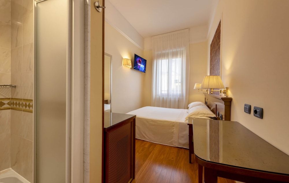 Lancaster Hotel Economy Double Room 2