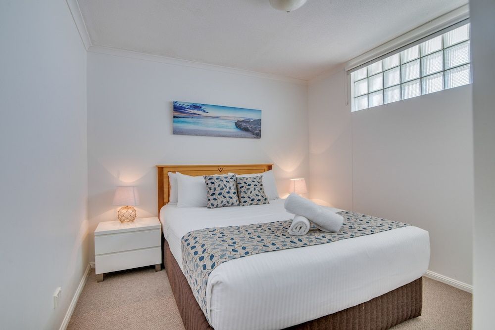 Superior One Bedroom Roof Top Apartment