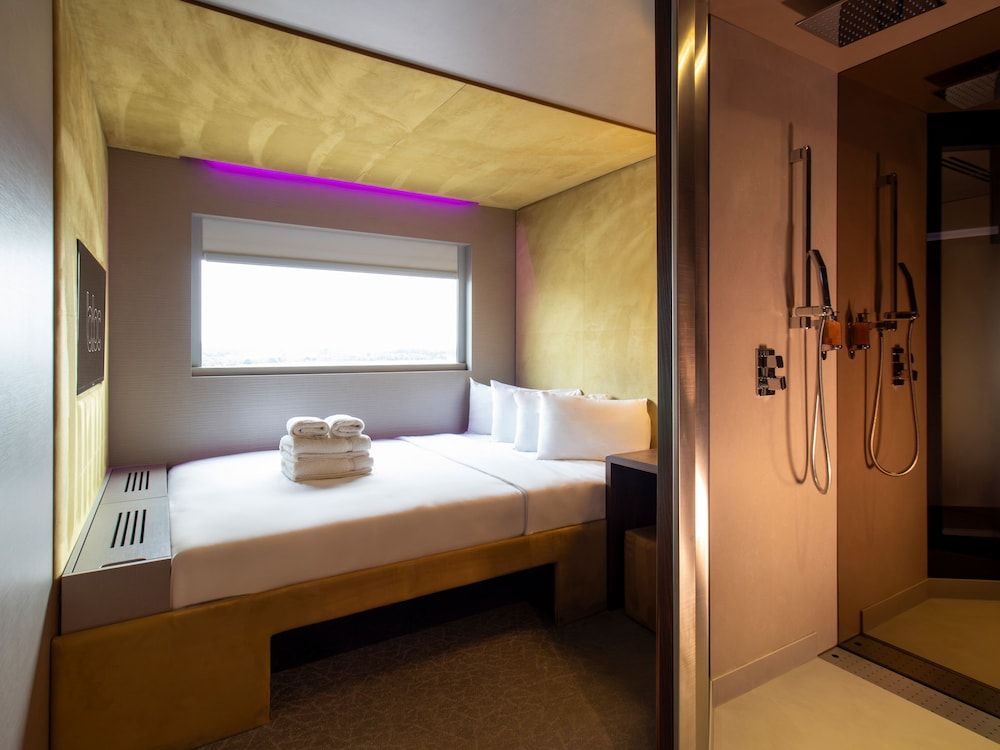 Bloc Hotel London Gatwick Airport Standard Double Room 3