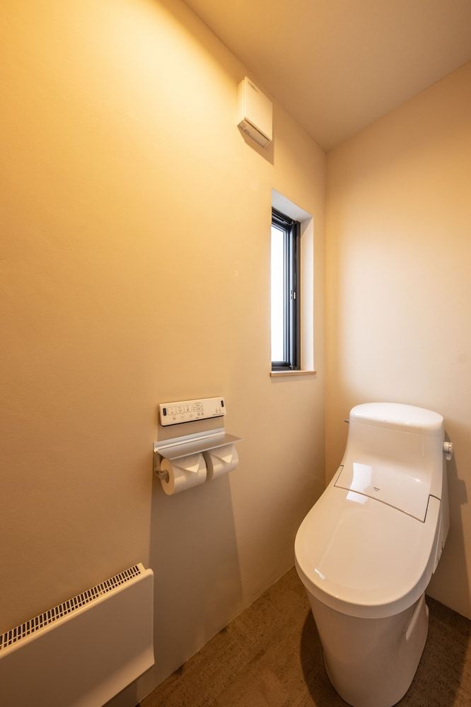 Twin room with shared bath (Nonsmoking)