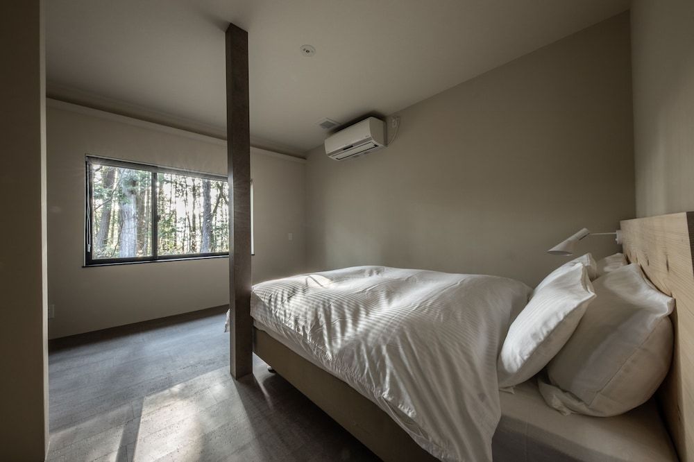 Standard Double room shared bath (Non Smoking)