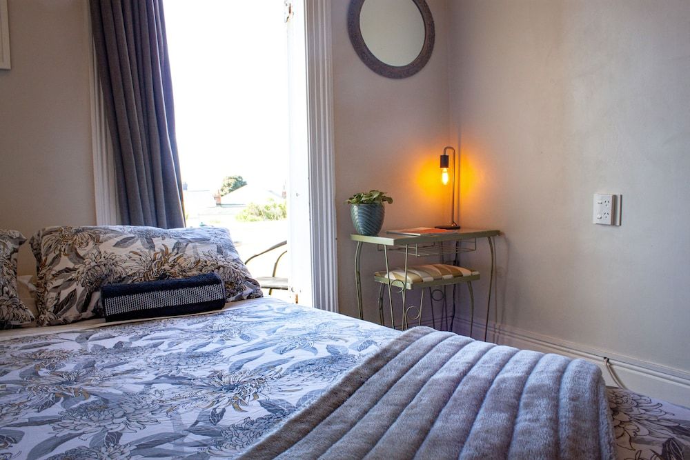 Small Double Room, Shared Bathroom