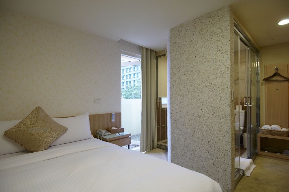 undefined Hotel Color 10