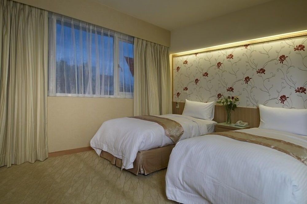 undefined Hotel Color 8