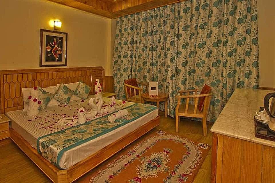 The Holiday Resorts and Cottages Standard Room Without Balcony No View (No stags/Bachelors) 2