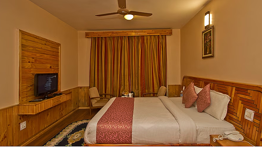 The Holiday Resorts and Cottages Deluxe Room Mountain View Without Balcony (No stags/Bachelors) 4