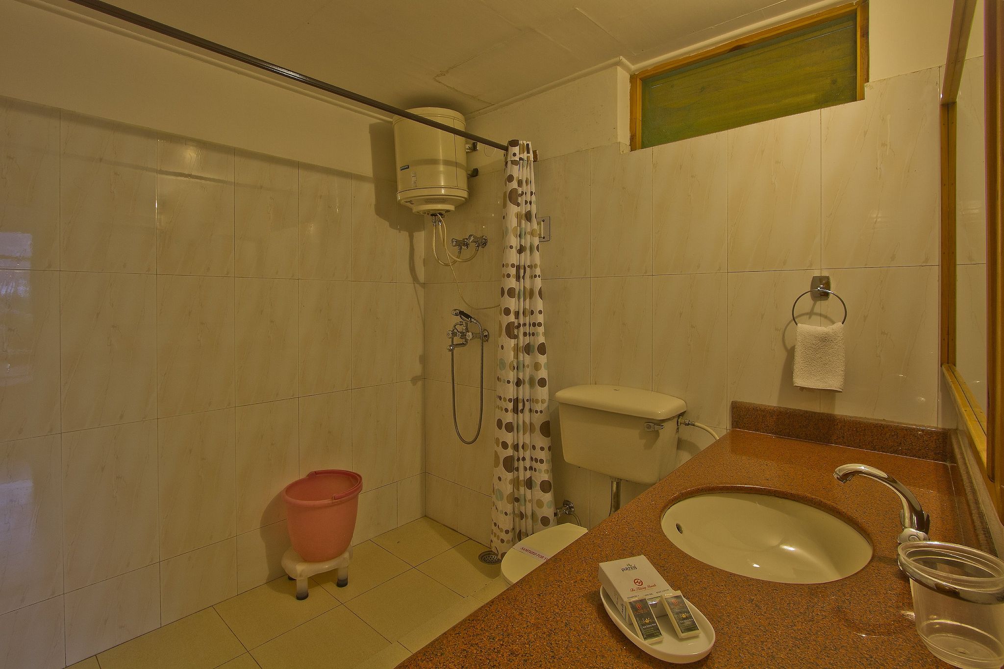 The Holiday Resorts and Cottages Deluxe Room Mountain View Without Balcony (No stags/Bachelors) 10