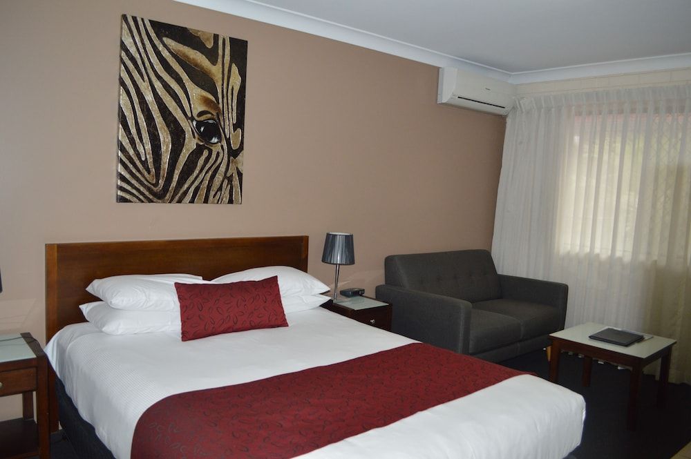 Best Western Ipswich Superior Room, 1 Queen Bed, Non Smoking, Microwave 5
