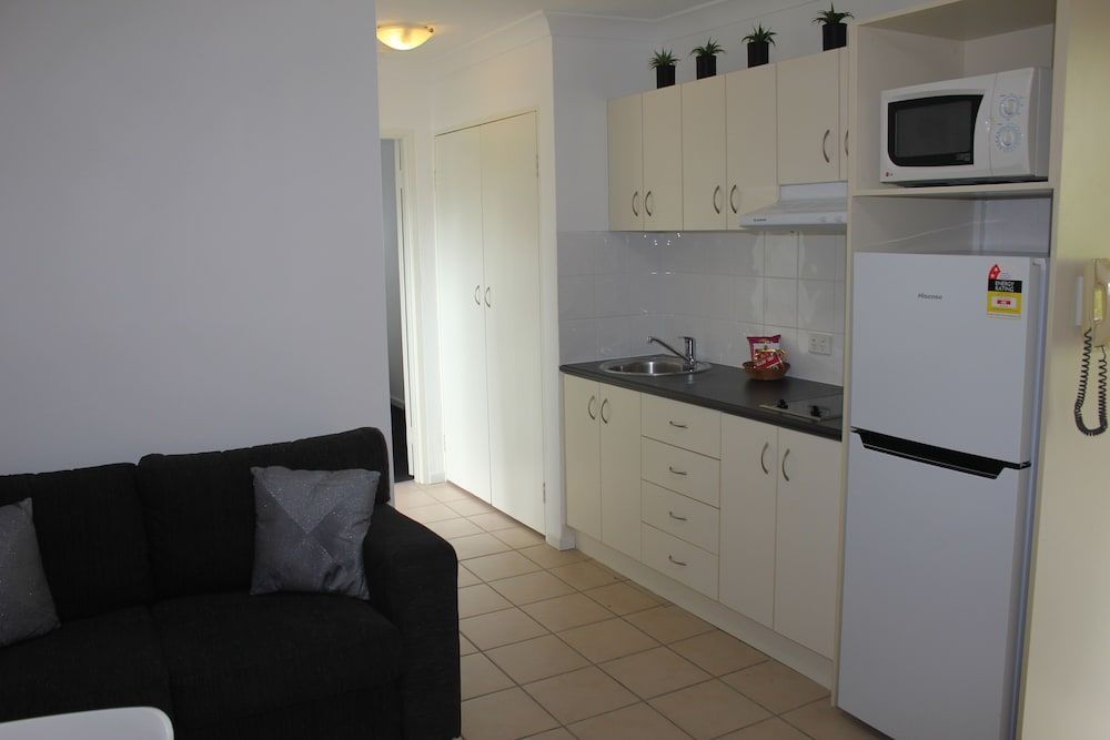 Best Western Ipswich Family Room, Multiple Beds, Non Smoking, Kitchenette 7