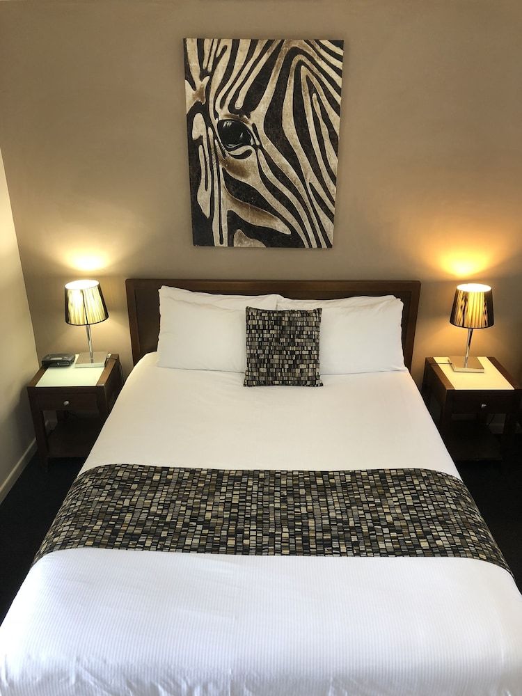 Best Western Ipswich Superior Room, 1 Queen Bed, Non Smoking, Microwave 7