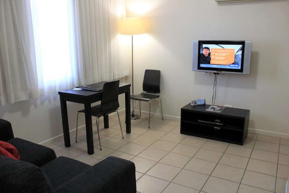 Best Western Ipswich Superior Apartment, 1 Queen Bed, Non Smoking, Kitchenette (Separate Living Room) 4