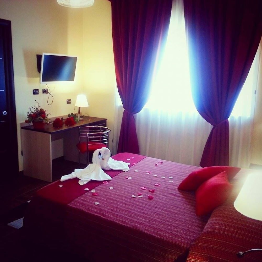 Hotel Paradiso Deluxe Double Room