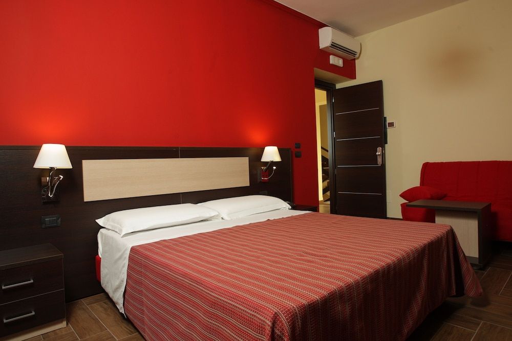 Hotel Paradiso Deluxe Double Room 2