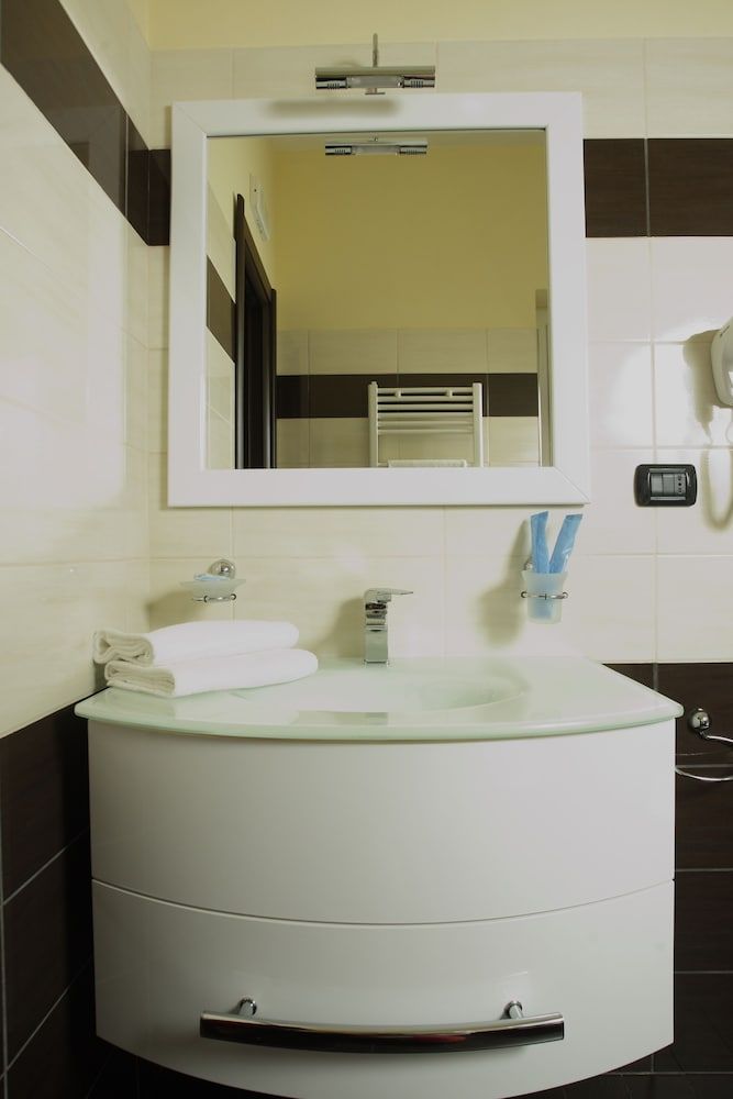 Hotel Paradiso Triple Room 4