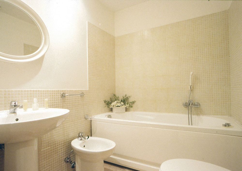 undefined Orange Garden Bed & Breakfast 9