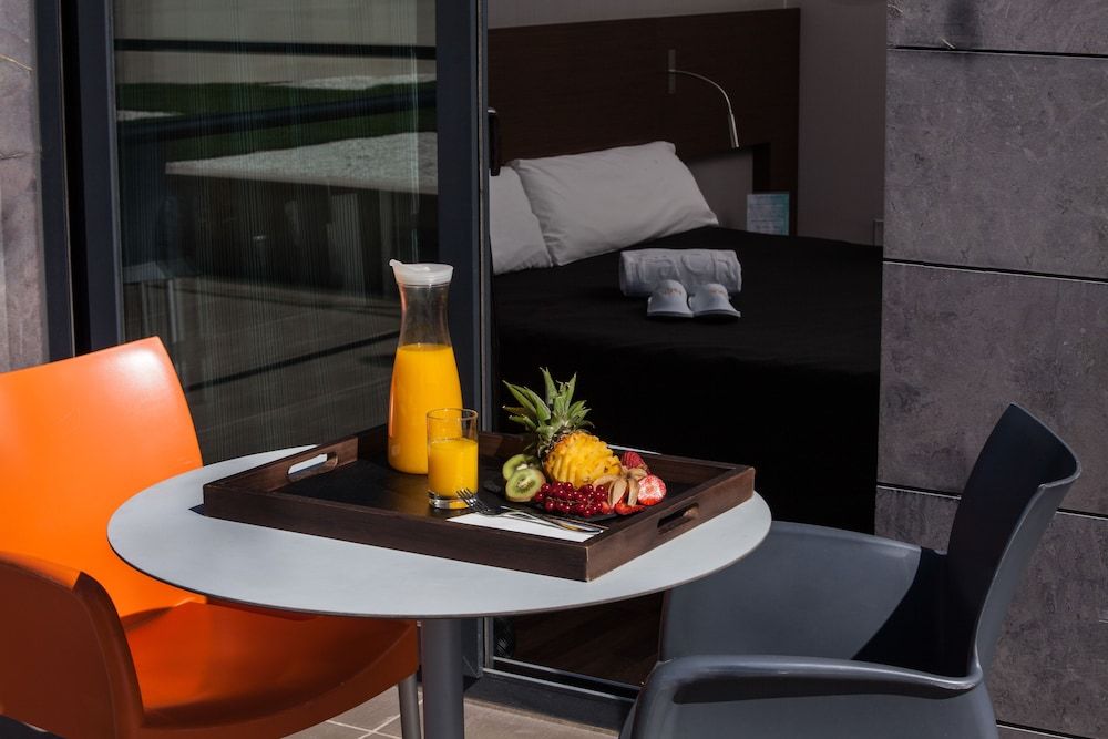 Hotel Tach Madrid Airport Basic Double Room 6