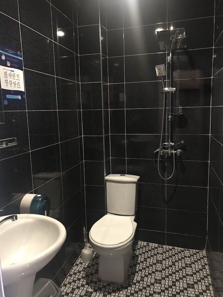 Crystal Palace Hotel Standard Room 9