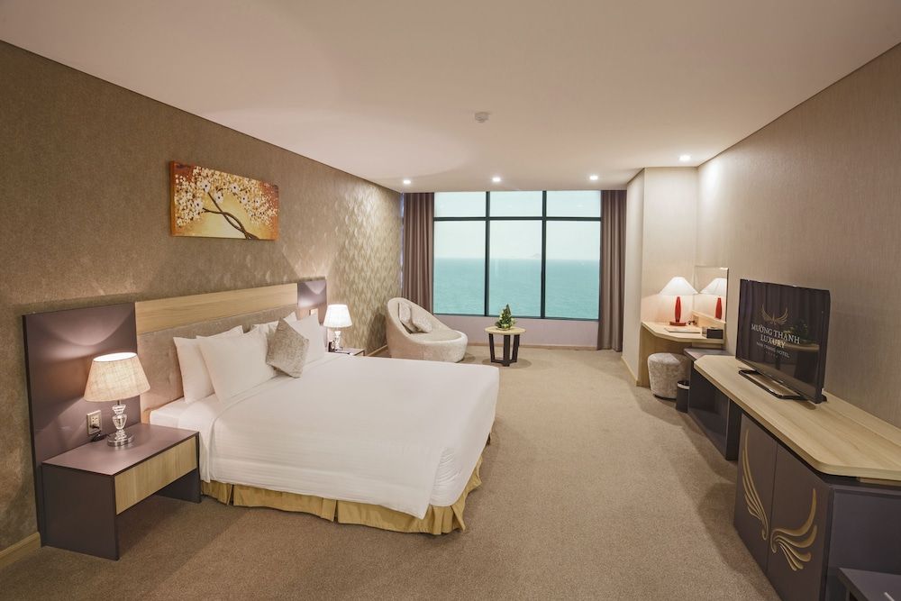 Deluxe King Ocean View