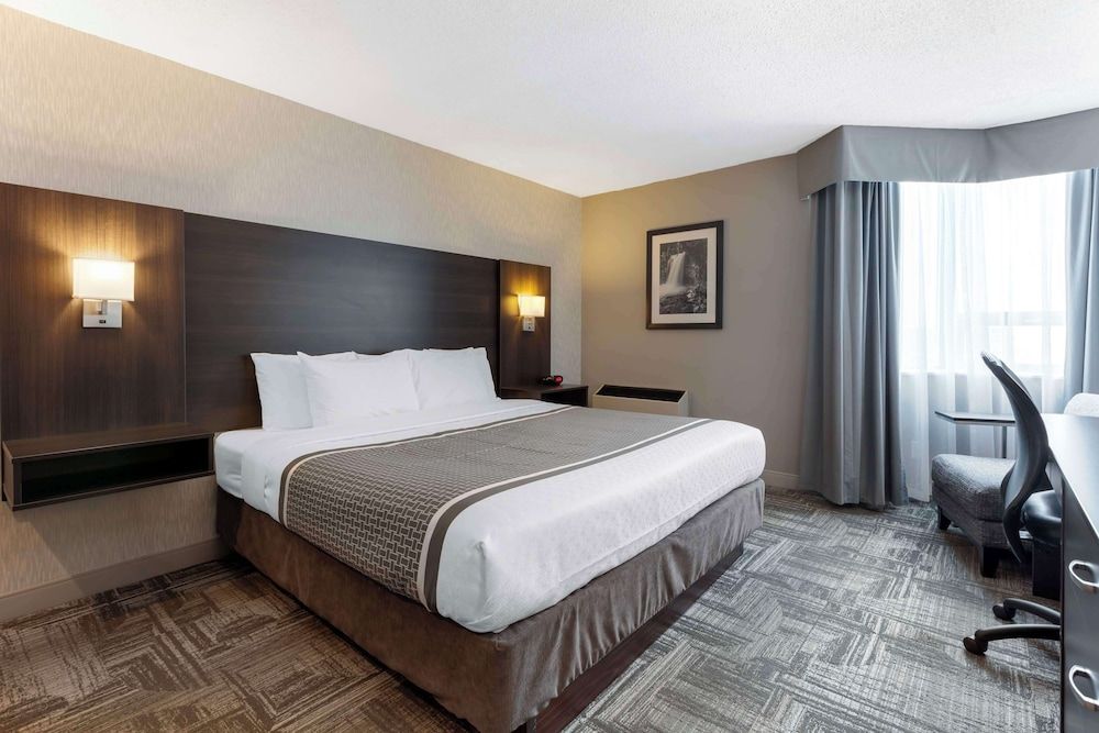 Standard Room, 1 King Bed, Refrigerator & Microwave, Tower (Refrigerator & Microwave)