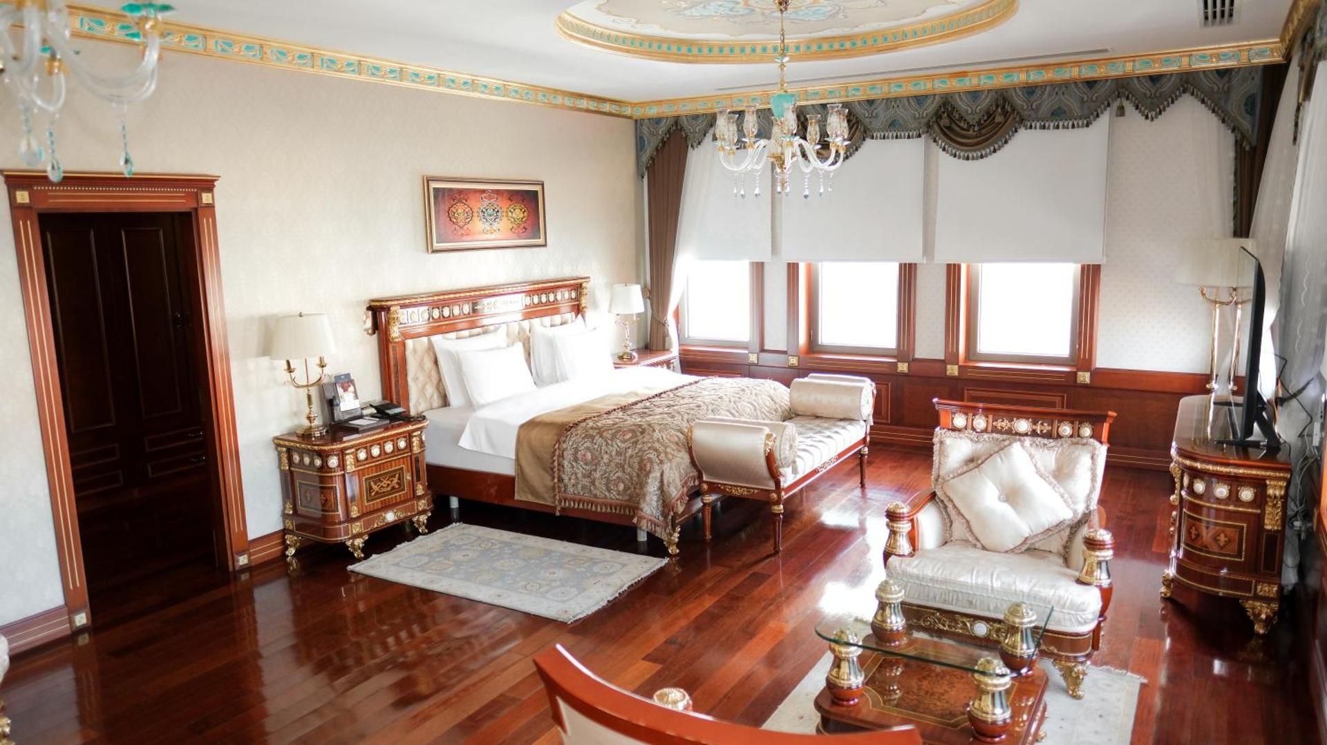 undefined Meyra Palace 7