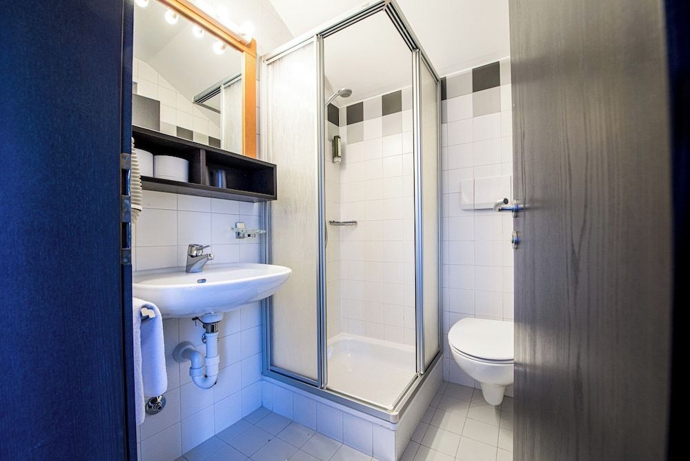 Basic Double Room, 1 Queen Bed (Nontiscordardimé A)