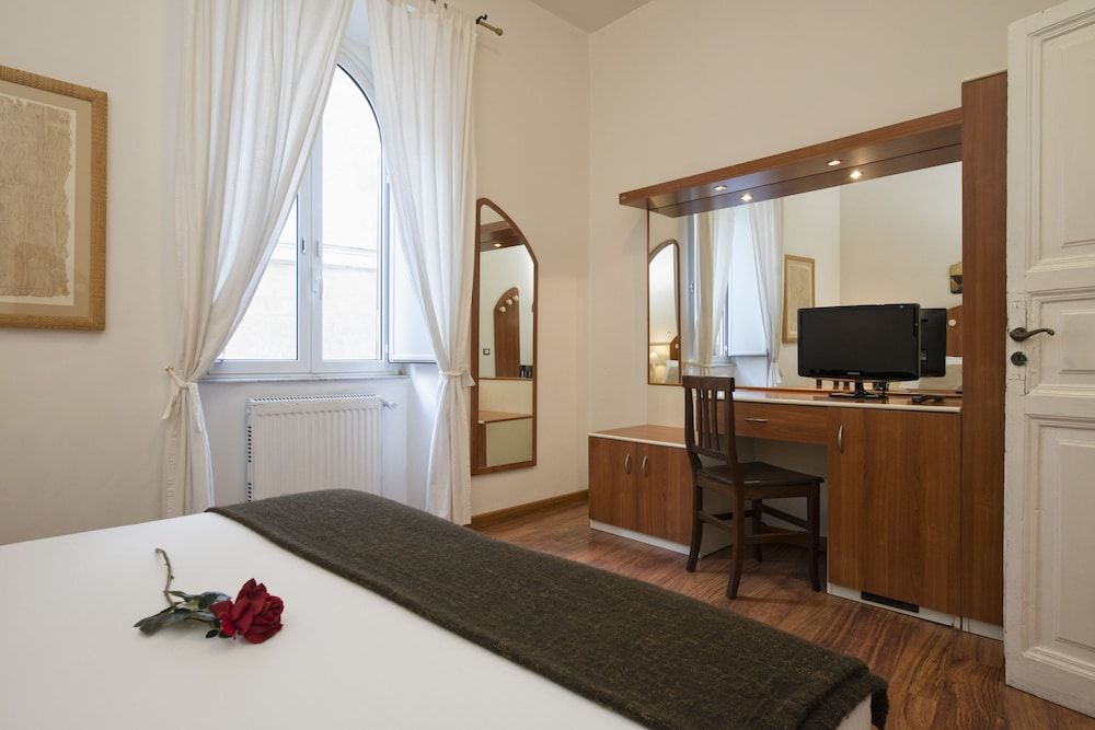 Navona Tower Relais Family Apartment, 2 Bedrooms 7