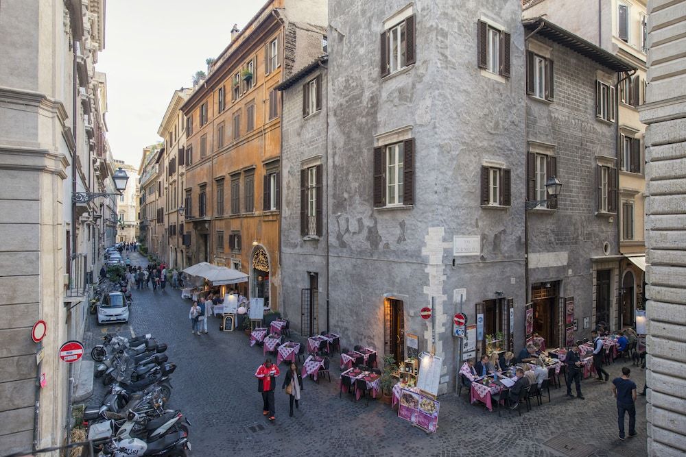 undefined Navona Tower Relais 7