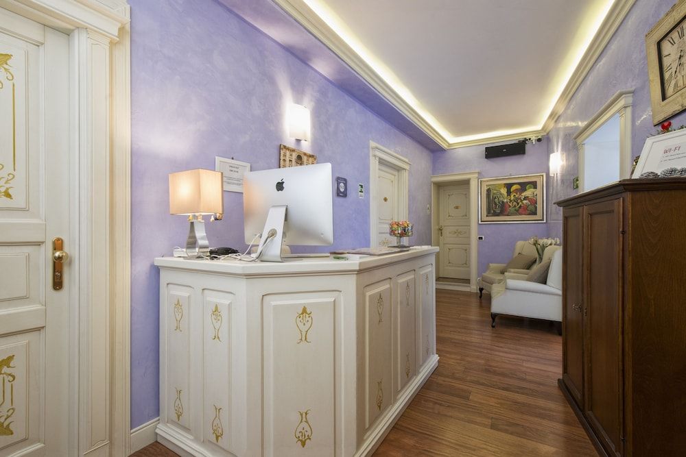 undefined Navona Tower Relais 8
