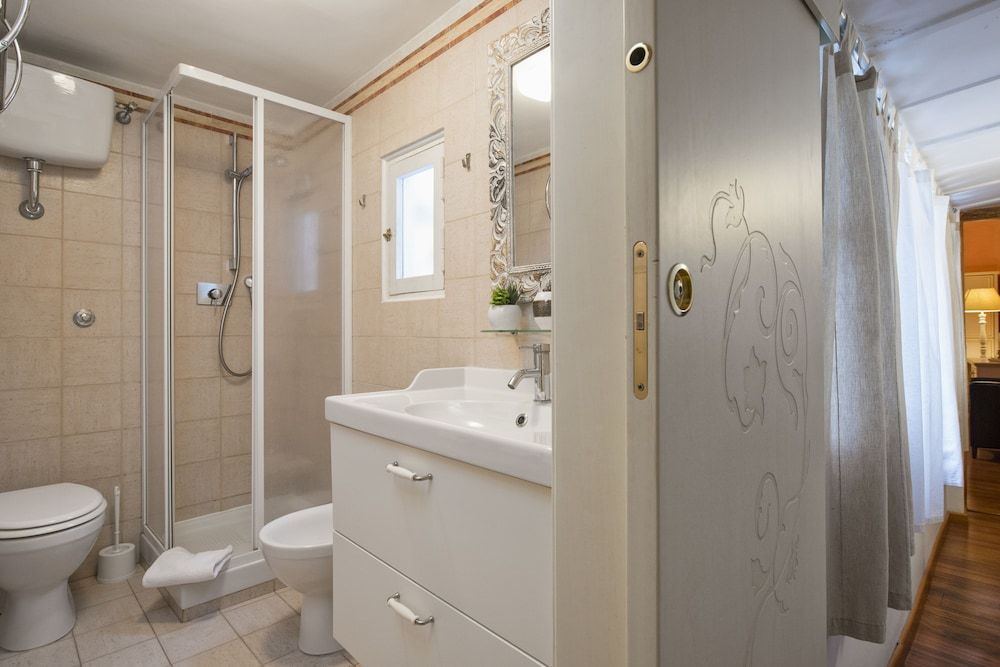 Navona Tower Relais Michelangelo Room 2