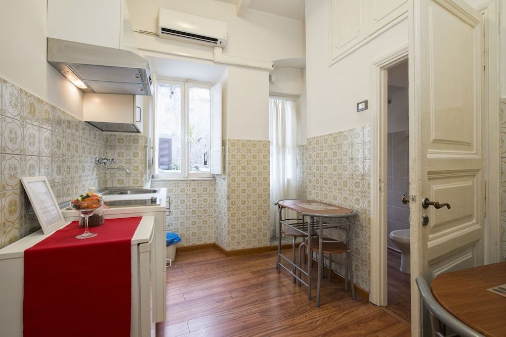 undefined Navona Tower Relais 7