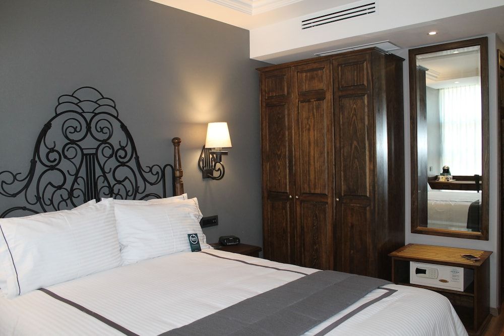 Zocalo Central & Rooftop Mexico City Standard Room, 1 Queen Bed 2