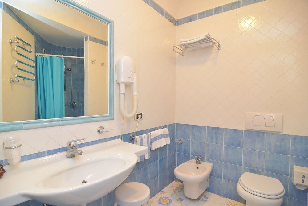 Hotel Terme Oriente  - Beach & SPA Deluxe Double or Twin Room 4