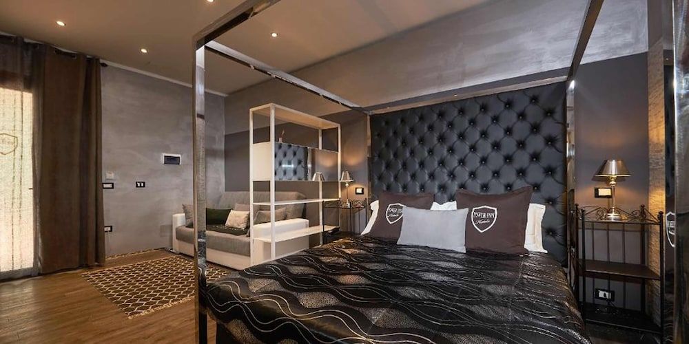 Villa Tower Inn Loft, Annex Building (1 Double Bed & 1 French Bed) 4