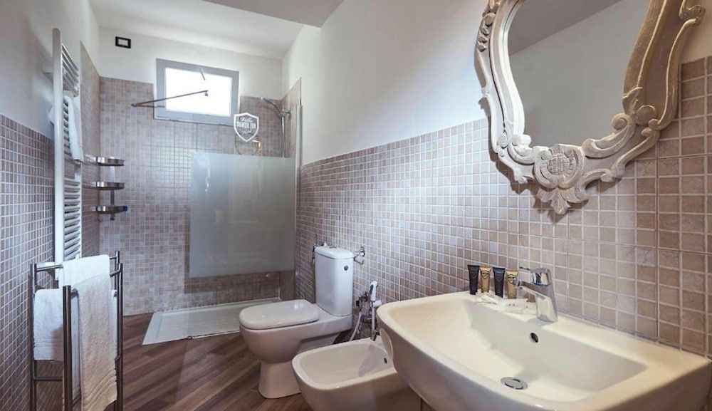 Villa Tower Inn Loft, Annex Building (1 Double Bed & 1 French Bed) 8