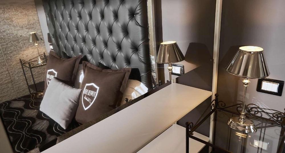 Villa Tower Inn Loft, Annex Building (1 Double Bed & 1 French Bed)