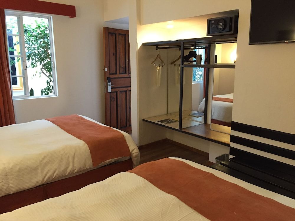 Hotel Ciudad Real Centro Histórico Deluxe Double Room 7