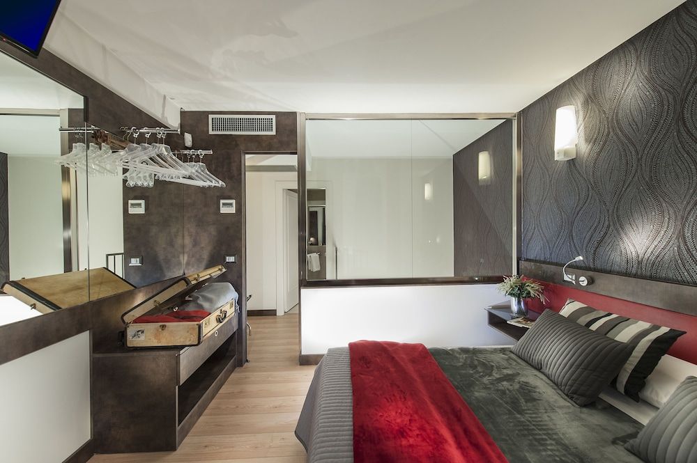 HiSuiteROME Deluxe Suite 3