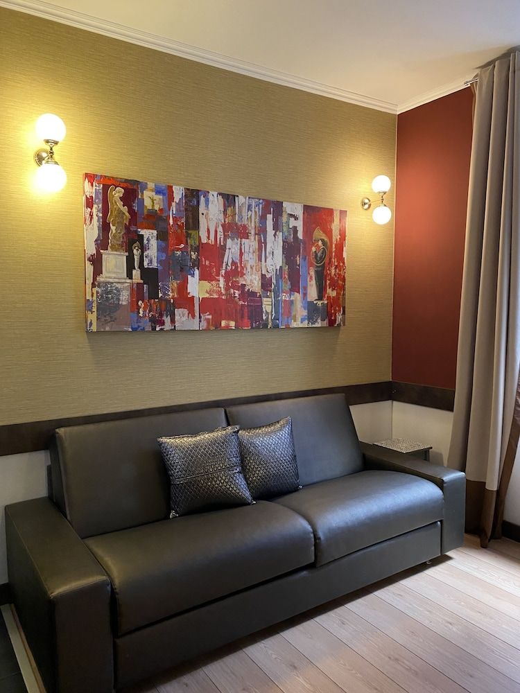 HiSuiteROME Deluxe Suite 13