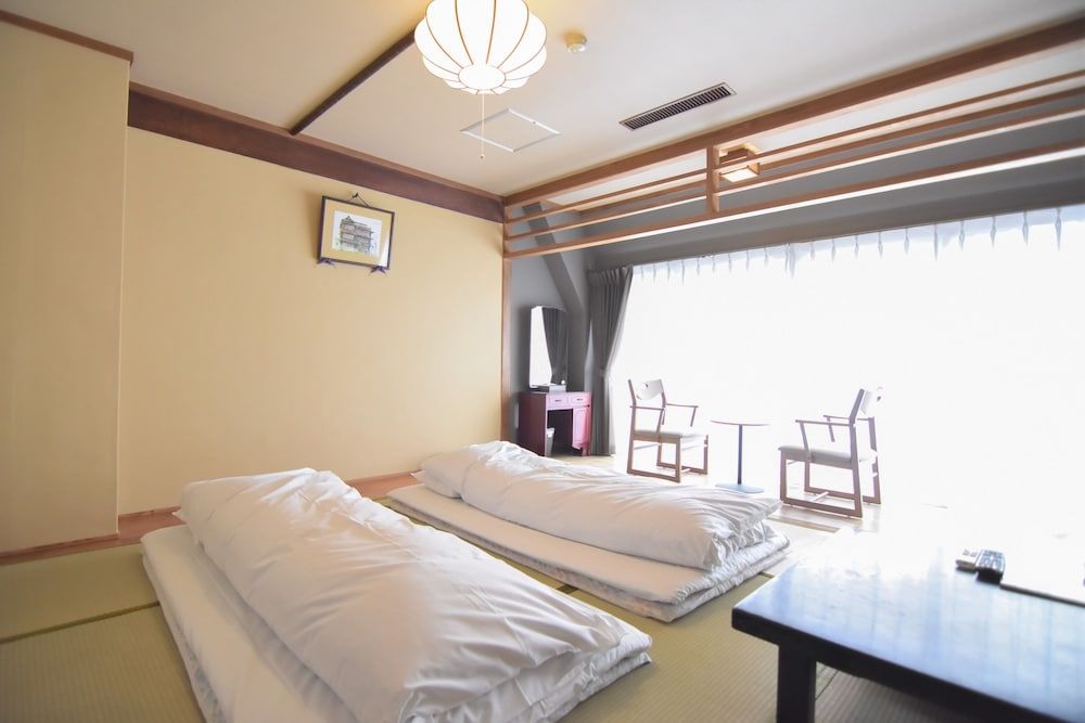Japanese Room A with Bath/Shower ECO plan (No Daily Cleaning)