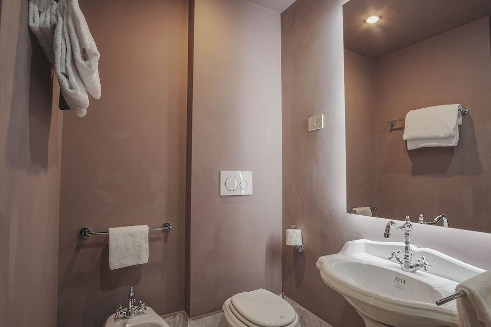 Hotel City Palazzo dei Cardinali Basic Double Room, 1 Large Twin Bed (Matrimoniale) 9