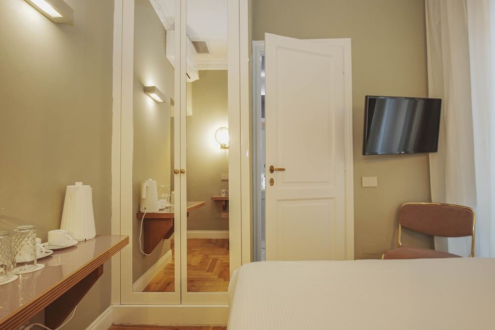 Hotel City Palazzo dei Cardinali Basic Double Room, 1 Large Twin Bed (Matrimoniale) 12