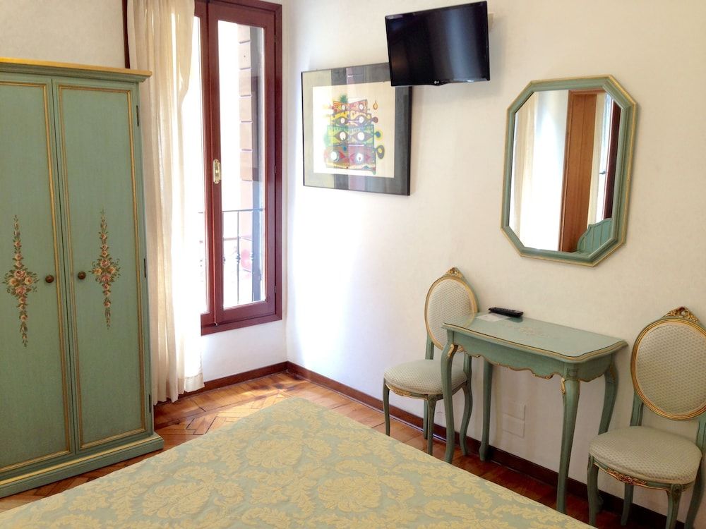 Hotel Serenissima Standard Double Room 8