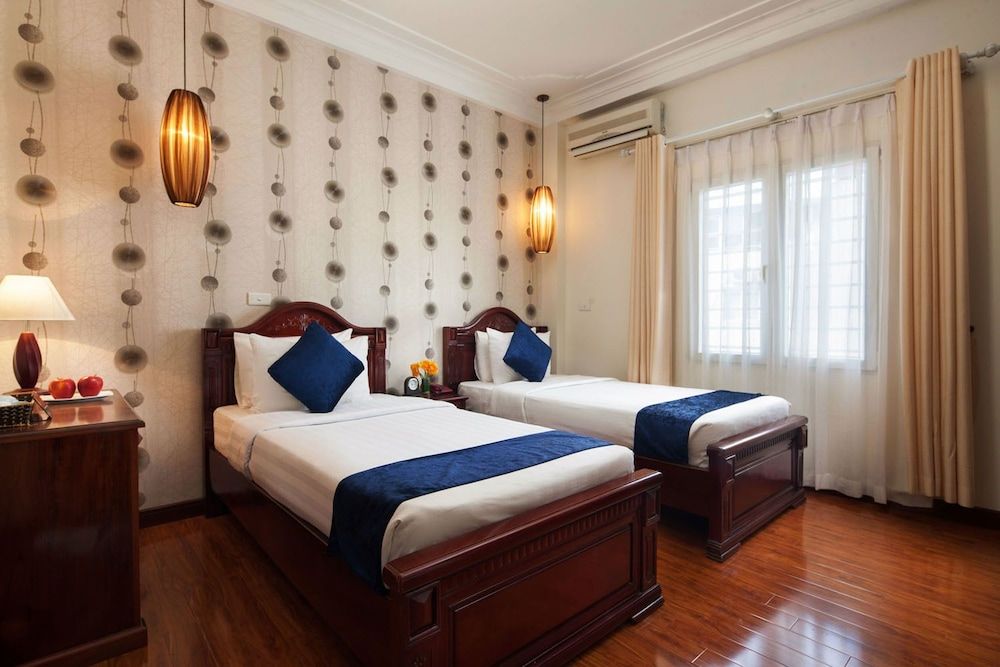 Hanoi Golden Moon Hotel Deluxe Twin Room 3