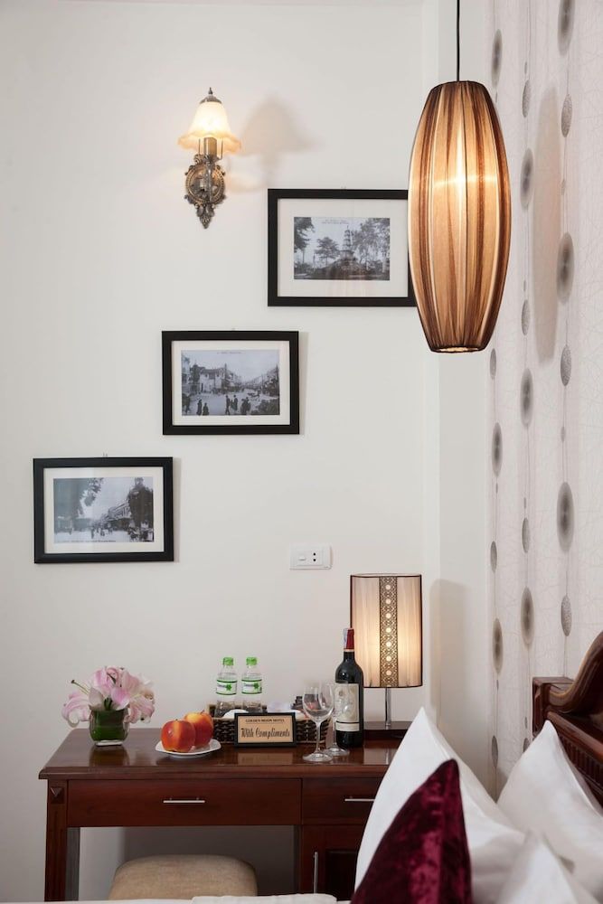 Hanoi Golden Moon Hotel Deluxe Twin Room 5