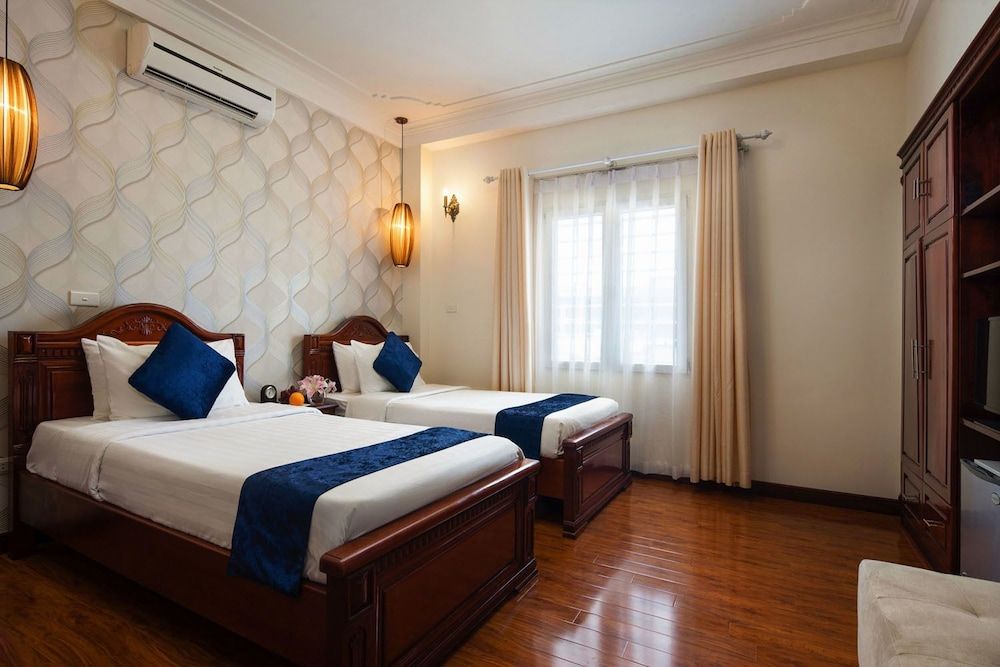 Hanoi Golden Moon Hotel Deluxe Twin Room 2