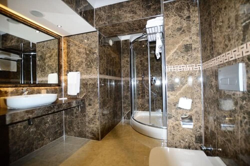 Akol Hotel Deluxe Single Room City View 6